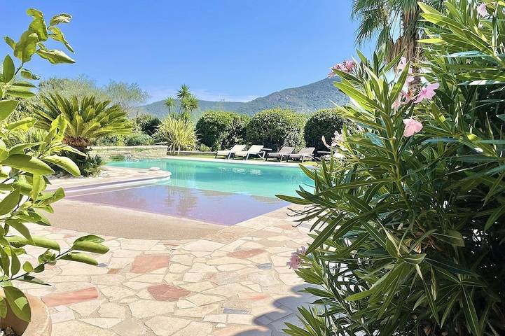 Villa voor 9 personen, met tuin in Le Plan-de-la-Tour