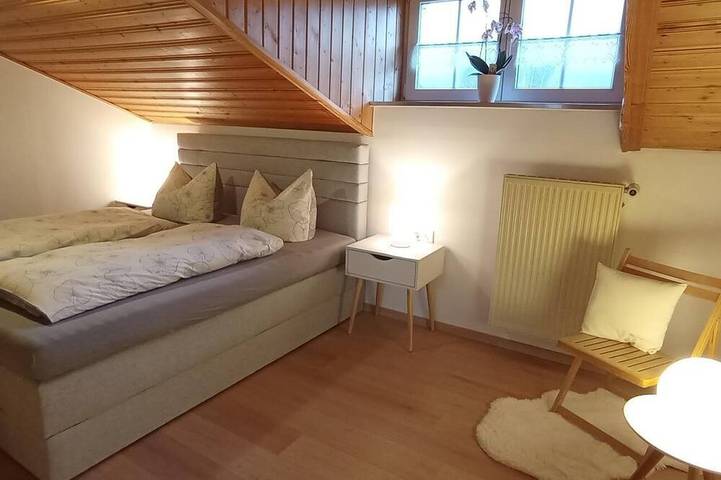 Ferienwohnung für 3 Personen, mit Balkon und Pool sowie Garten und Sauna - 1
