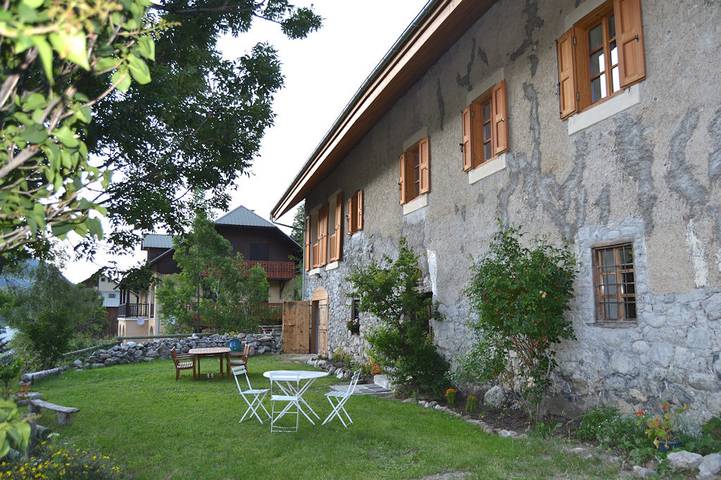 Gîte pour 6 personnes, avec jardin et terrasse