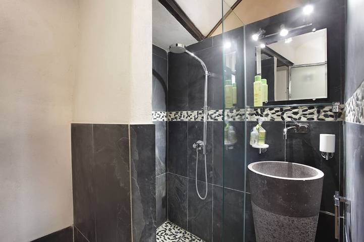 Gîte pour 2 personnes, avec terrasse à Saint-Cannat - 4