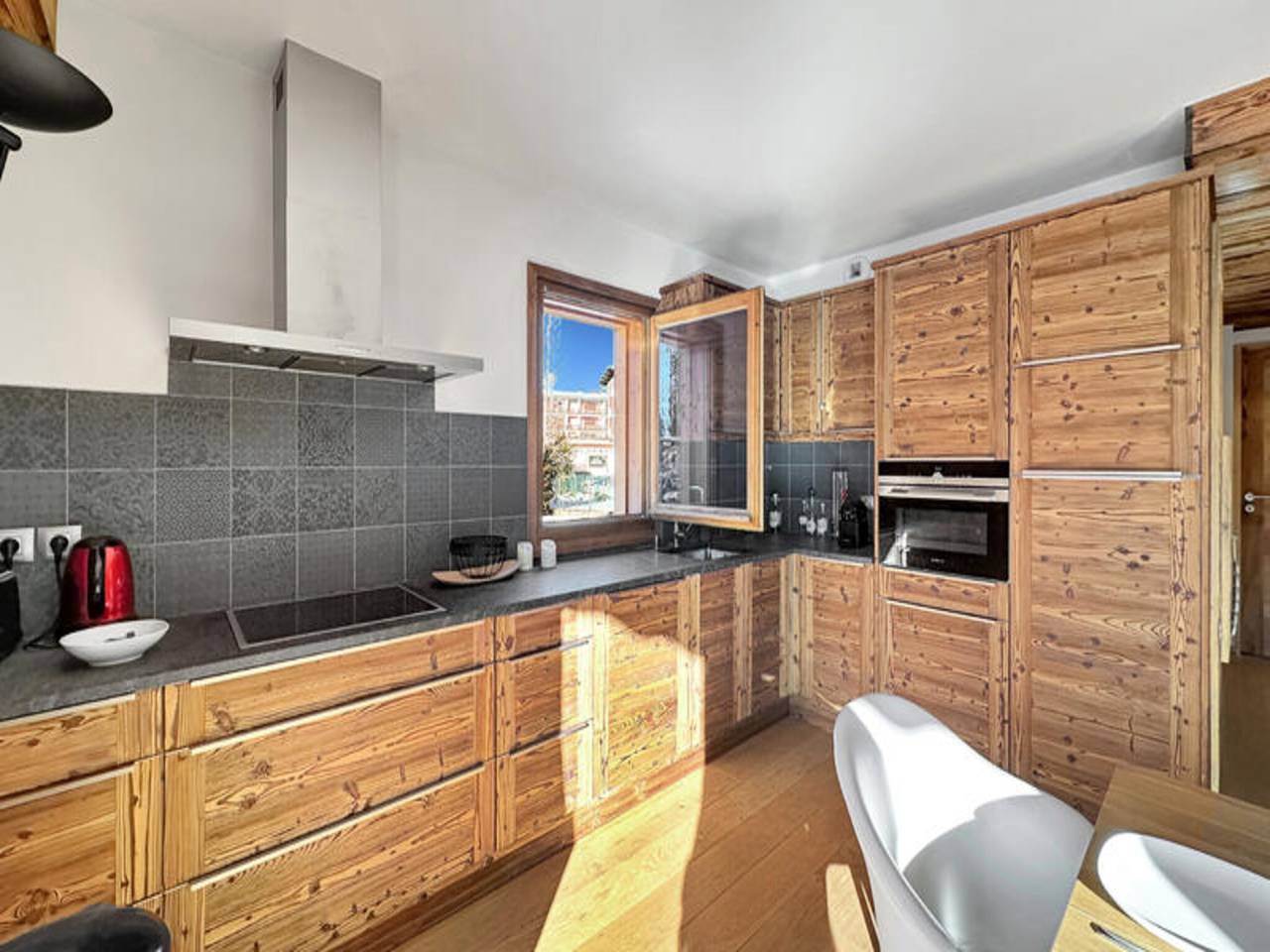 Ganze Wohnung, Ferienwohnung in Les Carroz mit Pool und Spa in Les Carroz, Arâches-la-Frasse