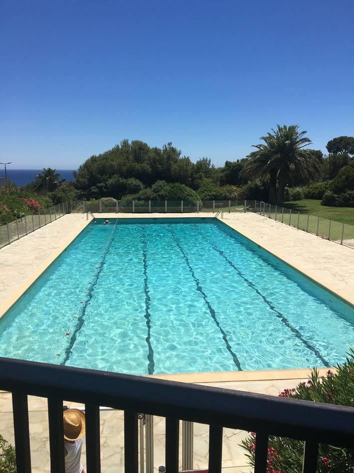 Gîte pour 5 personnes, avec terrasse ainsi que jardin et piscine à Cassis - 3
