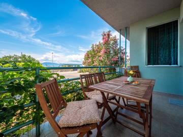 Gîte pour 4 personnes, avec jardin et terrasse dans Krk