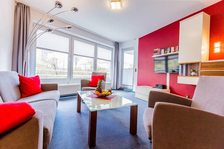 Vakantiewoning voor 4 personen, with uitzicht op zee and balkon as well as sauna in Duhnen