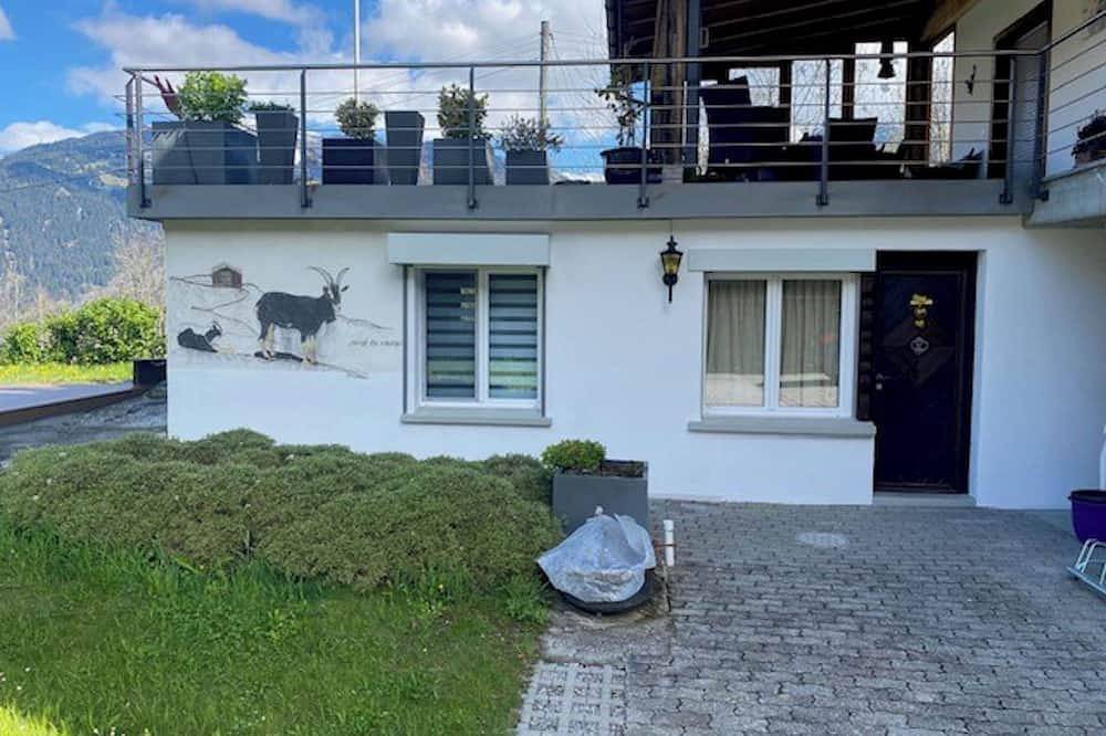 Ganze Wohnung, Casa Christina, Flond, (Flond). in Mundaun, Obersaxen-Mundaun