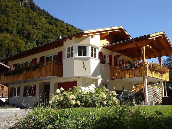 Ferienwohnung für 4 Personen, mit Terrasse und Garten in Klösterle am Arlberg