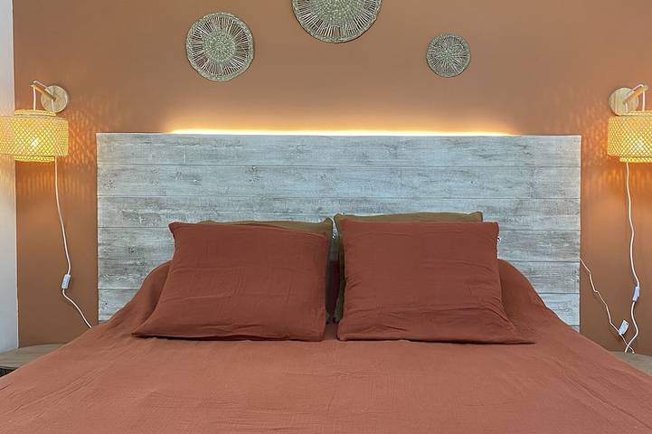 Gîte pour 4 personnes, avec terrasse ainsi que piscine et jardin à Beychac-et-Caillau - 4