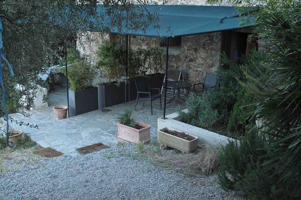 Gewölbter traditioneller Raum in Balagne \"O Bambou\" in Speloncato, Calvi und Umgebung