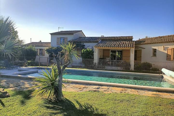 Location de vacances pour 4 personnes, avec terrasse et jardin à Cavaillon