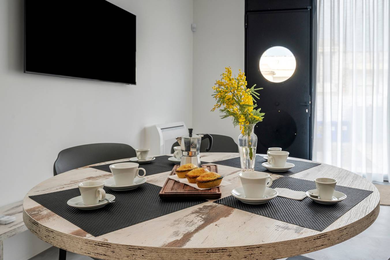 Ganze Wohnung, Ferienhaus 'Uno' mit gemeinsamer Terrasse, Wi-Fi und Klimaanlage in Melendugno, Lecce Provinz