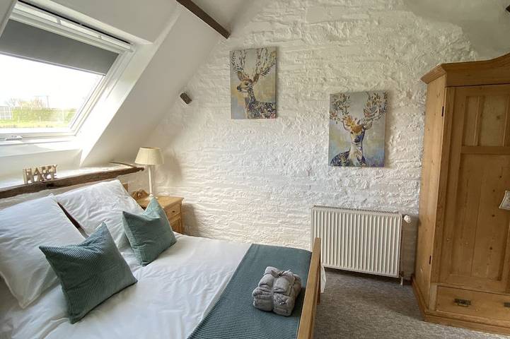 Location de vacances pour 6 personnes, avec terrasse et jardin à Gavray