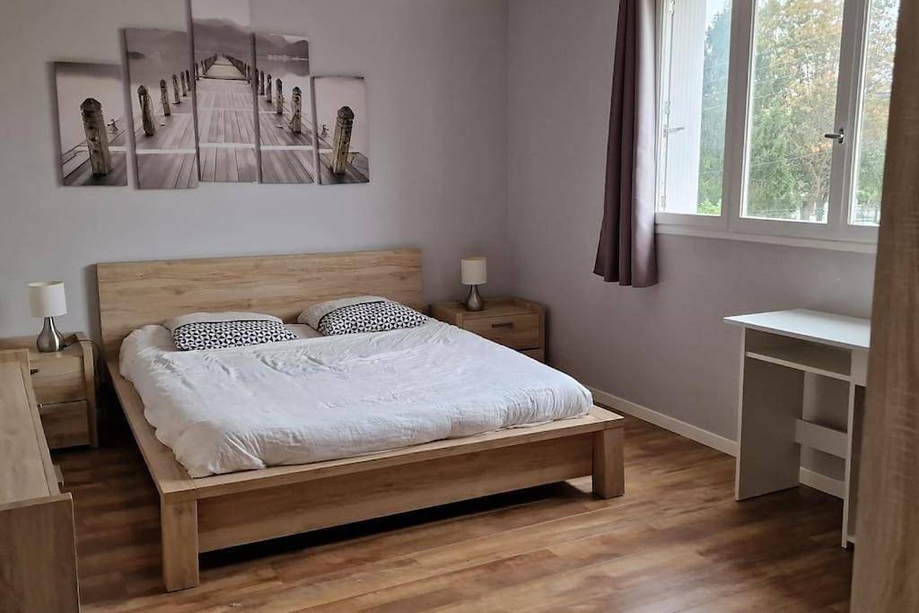 Appartement entier, Refuge Urbain Chic avec Balcon in Saint-Lô, Région de Saint-Lô