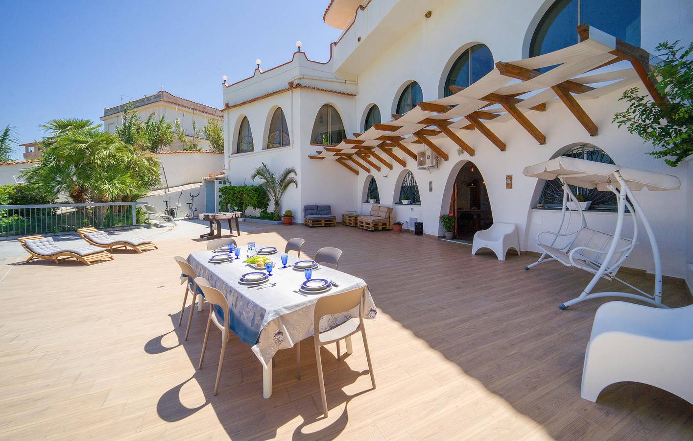 Geheel vakantieappartement, Appartement met zeezicht, WiFi, AC & Parkeerplaats, 100m naar El Pam Pam Strand in Trappeto, Provincie Palermo