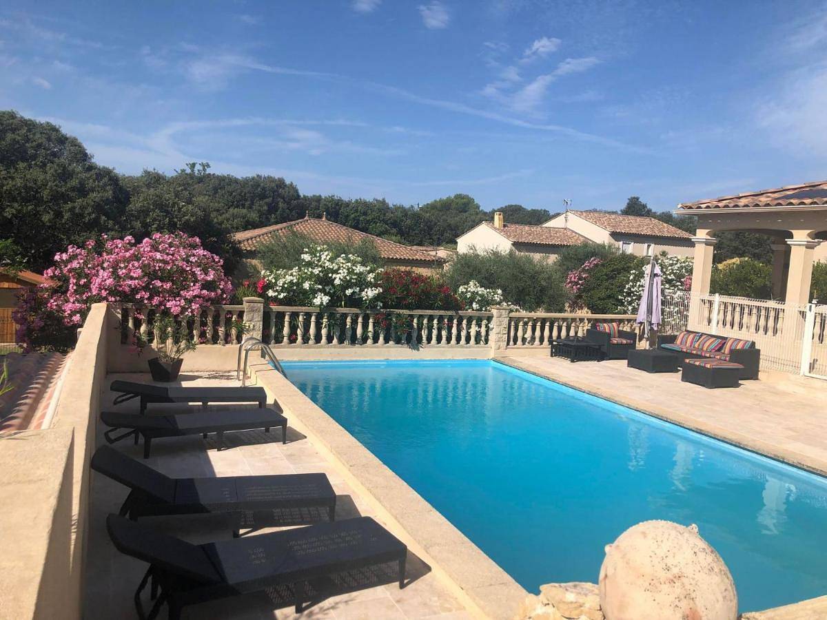 Appartement entier, Three-Bedroom Apartment in Vers-Pont-du-Gard, Région de Nîmes