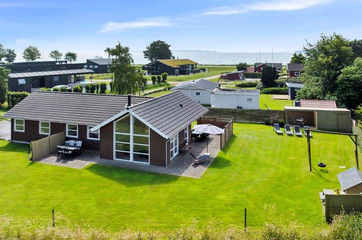 Ferienhaus für 8 Personen, mit Whirlpool und Terrasse sowie Garten und Sauna in Diernæs
