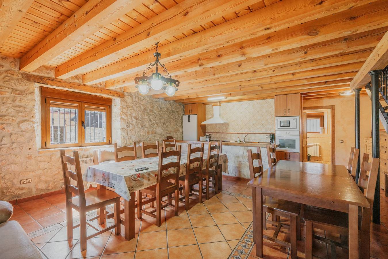 Landhaus 'Peña' mit Bergblick, Gemeinschaftspool und Wlan in Castro de Fuentidueña, Segovia Provinz