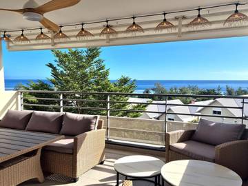 Gîte pour 7 personnes, avec vue et terrasse dans Plage de Saint-Leu