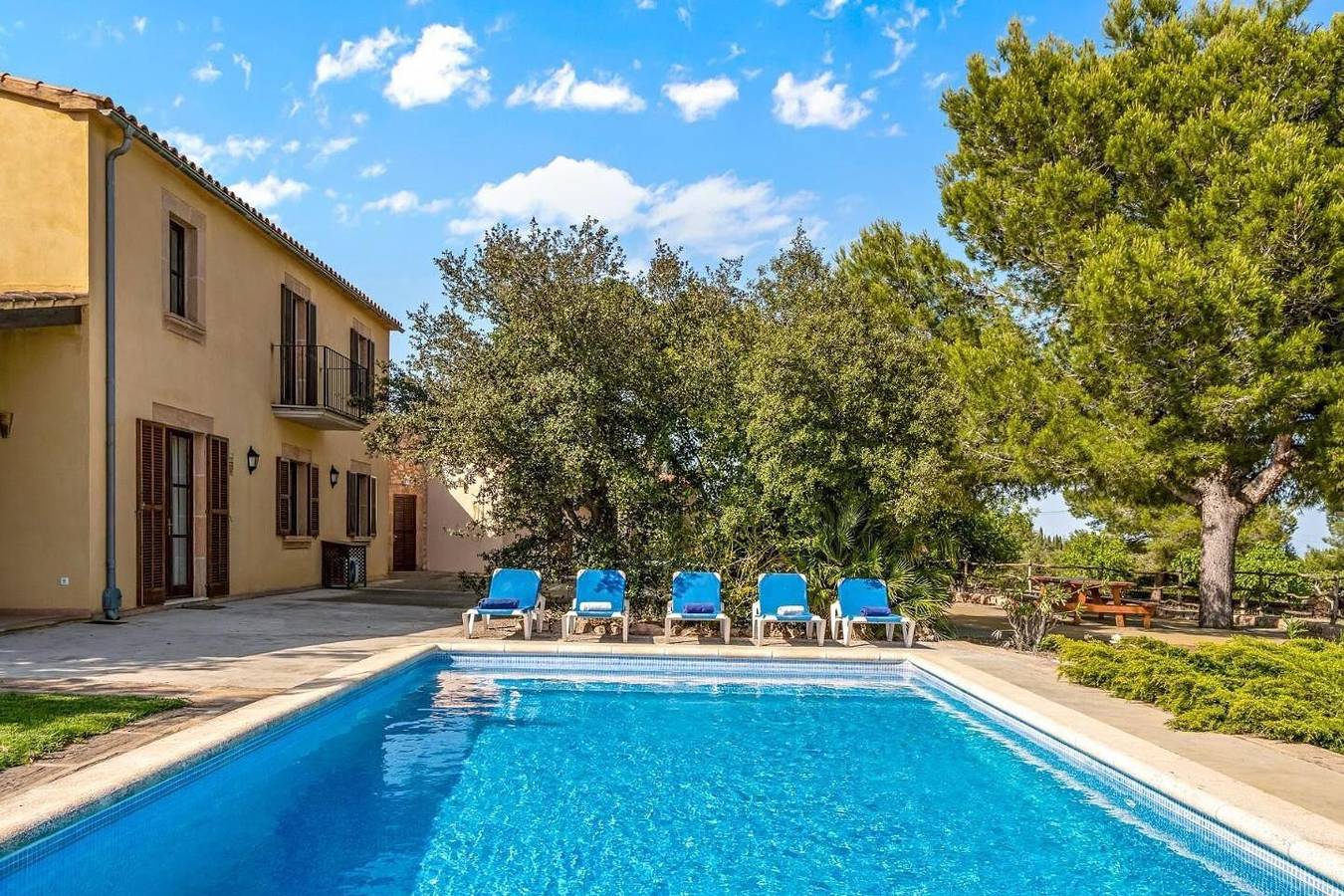 Vacation Home "Finca Vista Alegre" with Sea View, Pool, Wi-Fi, A/C, Terrace & Garden in Manacor, East Majorca