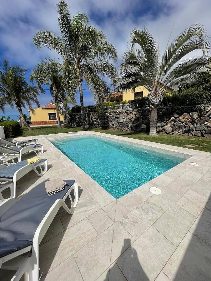 Chalet para 6 personas, con jardín además de vistas y piscina, Se admiten mascotas en La Palma - 2
