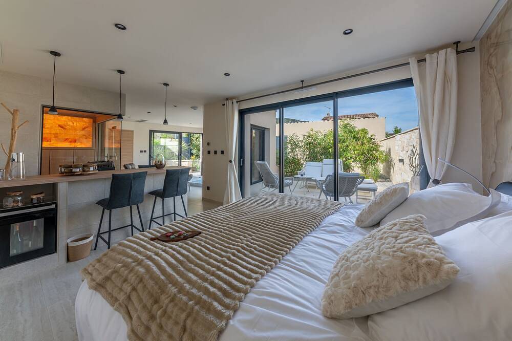 Zen energie romantic suite in Volx, Parc naturel régional du Luberon