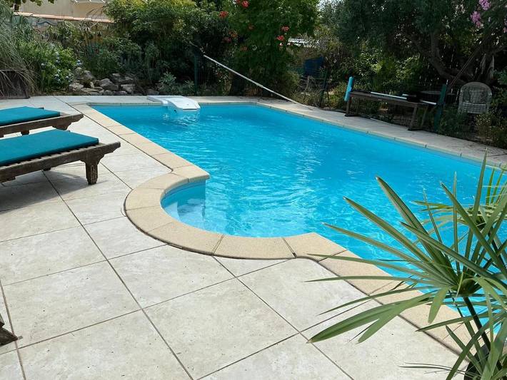 Appartement de vacances pour 3 personnes, avec Terrasse ainsi que Jardin et Piscine