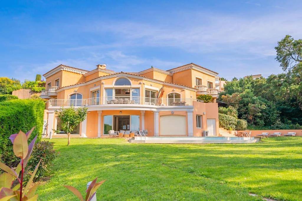 Logement entier villa de luxe avec vue mer in Théoule-sur-Mer, Massif de l'Esterel