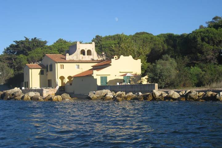 Hütte für 7 Personen, mit Terrasse und Garten auf Elba