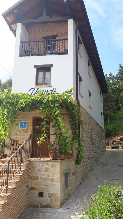 Auberge pour 4 personnes, avec Terrasse ainsi que Jardin et Vue à Ziortza-Bolibar