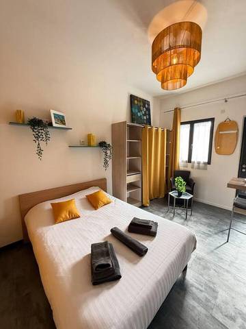 Gîte pour 2 personnes, avec jardin et terrasse, animaux acceptés à Tassin-la-Demi-Lune
