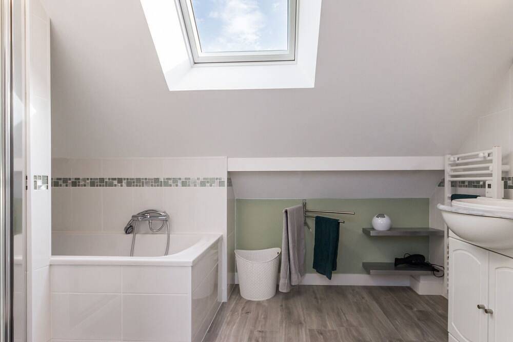 Casa de campo renovada con jardín privado y cerca de la playa in Donges, Valle del Loira