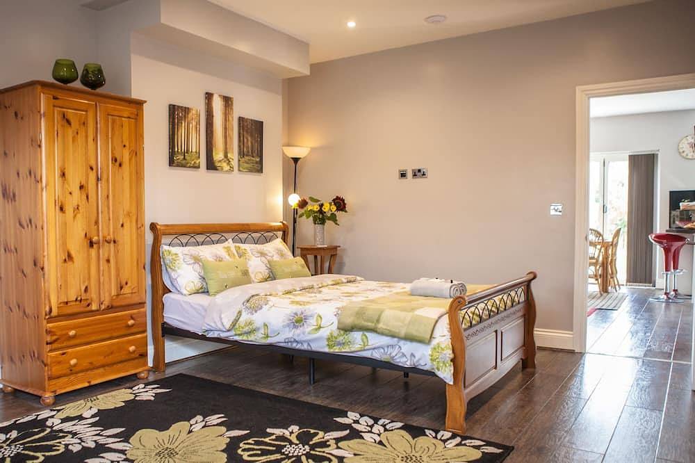 Entire apartment, Spacious and beautifully presented apartment, close to heath and lake in Dartford, Kent