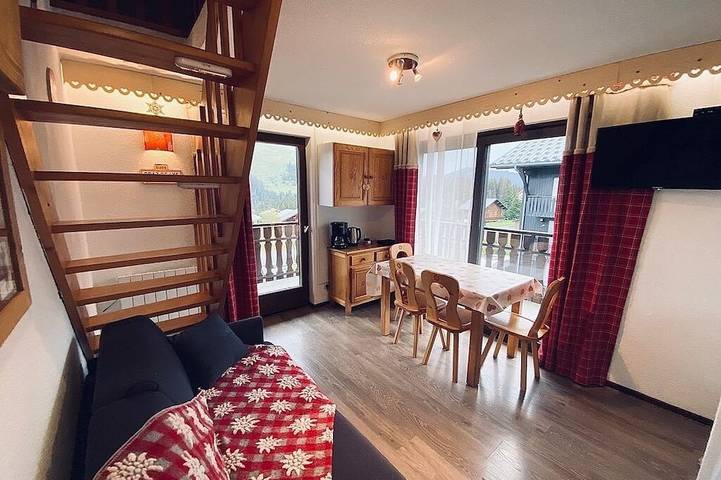 Apartamento entero, Praz de Lys resort, duplex apartment 200 metres from the ski lifts in Praz de Lys, Taninges