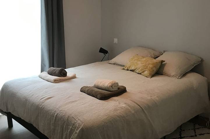 Location de vacances pour 6 personnes, avec terrasse ainsi que jacuzzi et jardin à Goulven - 4