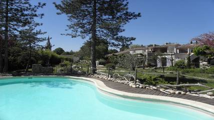 Gîte pour 14 personnes, avec jardin à Chandolas