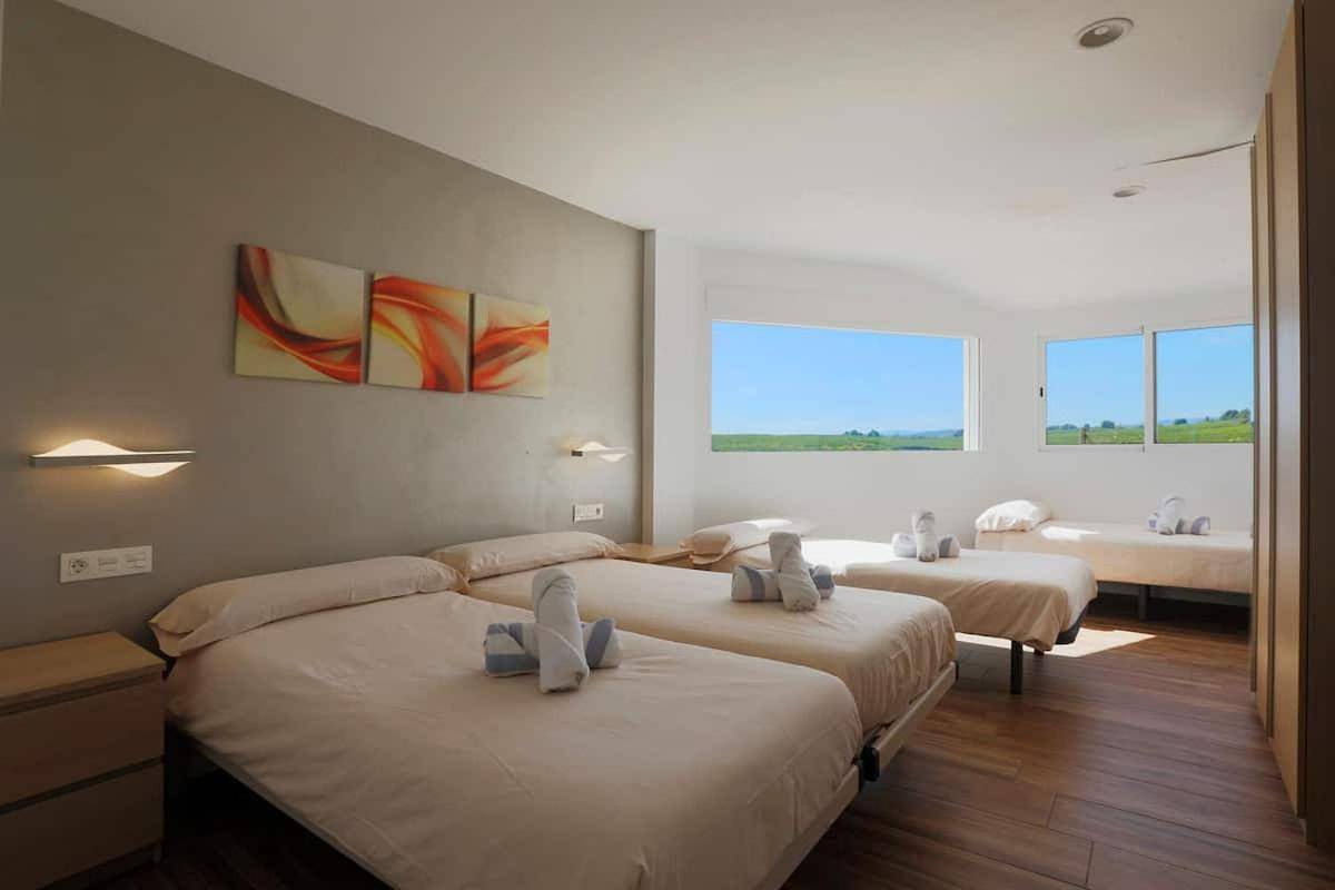 Five-Bedroom House in Chiva, Province de Valence