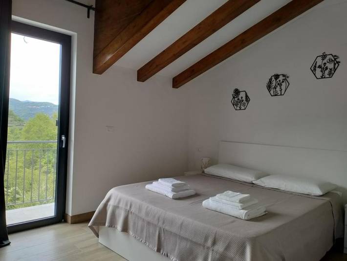 Location de vacances pour 6 personnes, avec jardin et vue à Villanova d'Albenga - 2