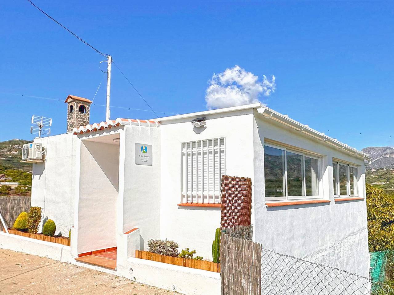 Casa rural 'Villa Ángeles' con vistas al mar, Wi-Fi y aire acondicionado in Punta Lara (Nerja), Nerja