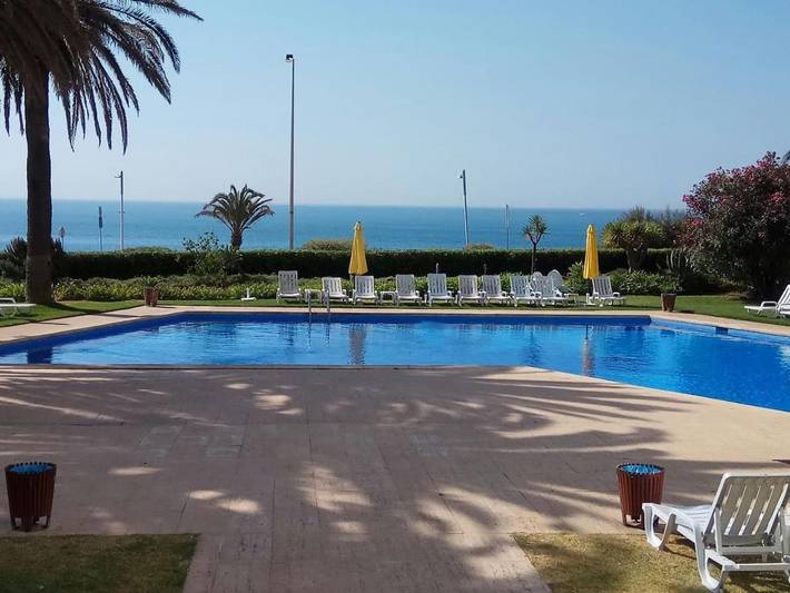 Appartement de vacances pour 6 personnes, avec Balcon et Terrasse ainsi que Jardin et Piscine