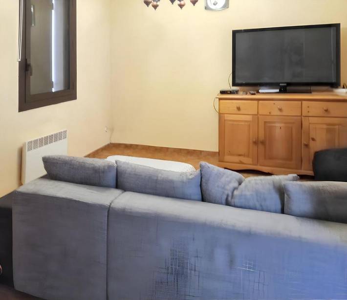 Gîte pour 6 personnes, avec vue sur le lac ainsi que jardin et terrasse, animaux acceptés à Fontrabiouse - 2