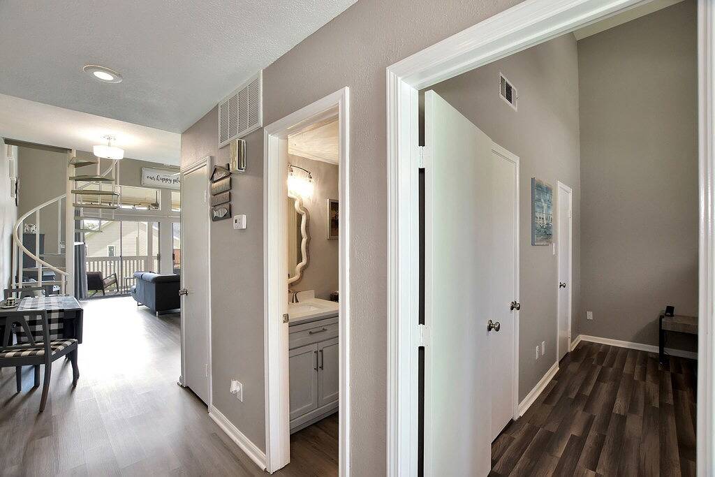 Ganze Wohnung, Waterfront Condo in upscale neighborhood of April Sound “Our Happy Place” in Lake Conroe