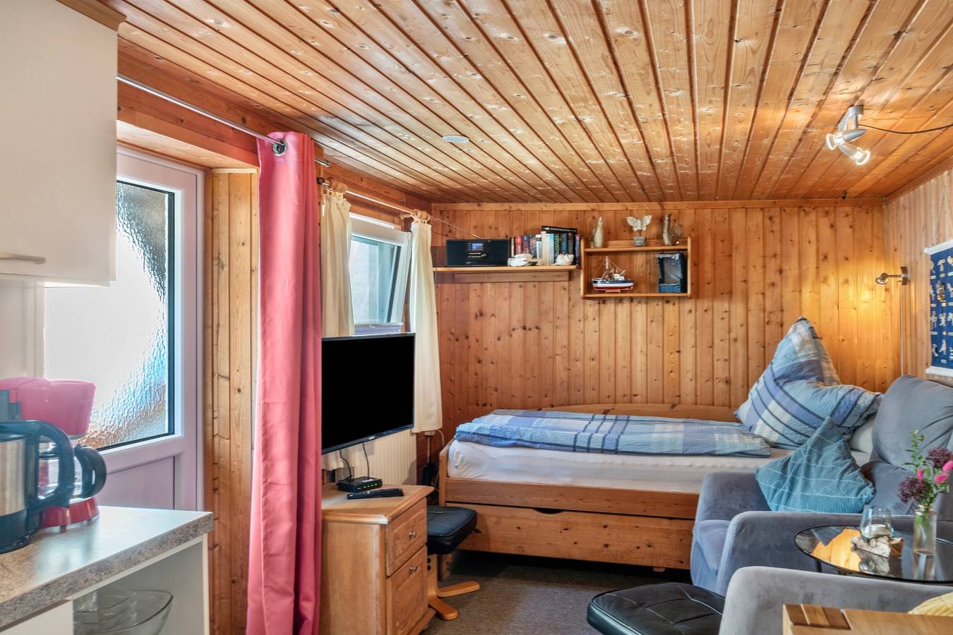 Ganze Wohnung, Ferienwohnung 'Kleiner Strandfloh' mit privater Terrasse, privatem Garten und Wlan in Wangerooge