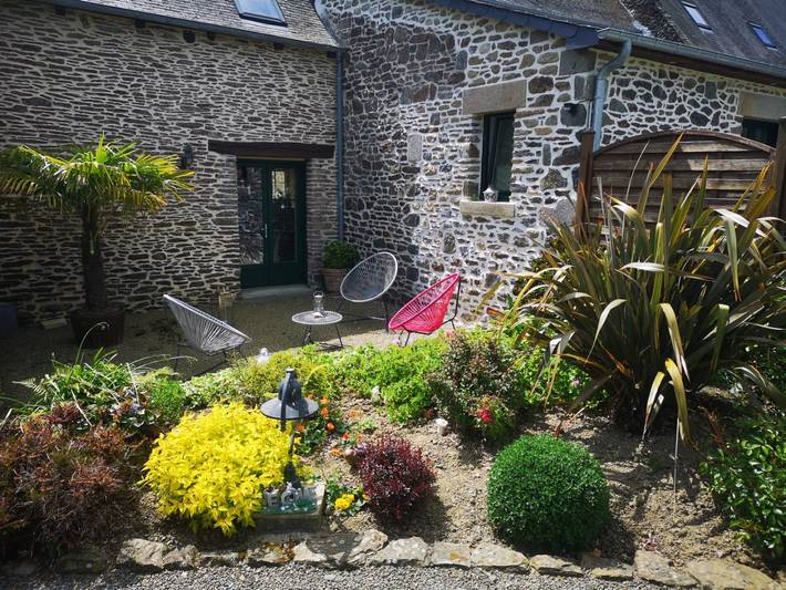 Gîte pour 3 personnes, avec terrasse et jardin