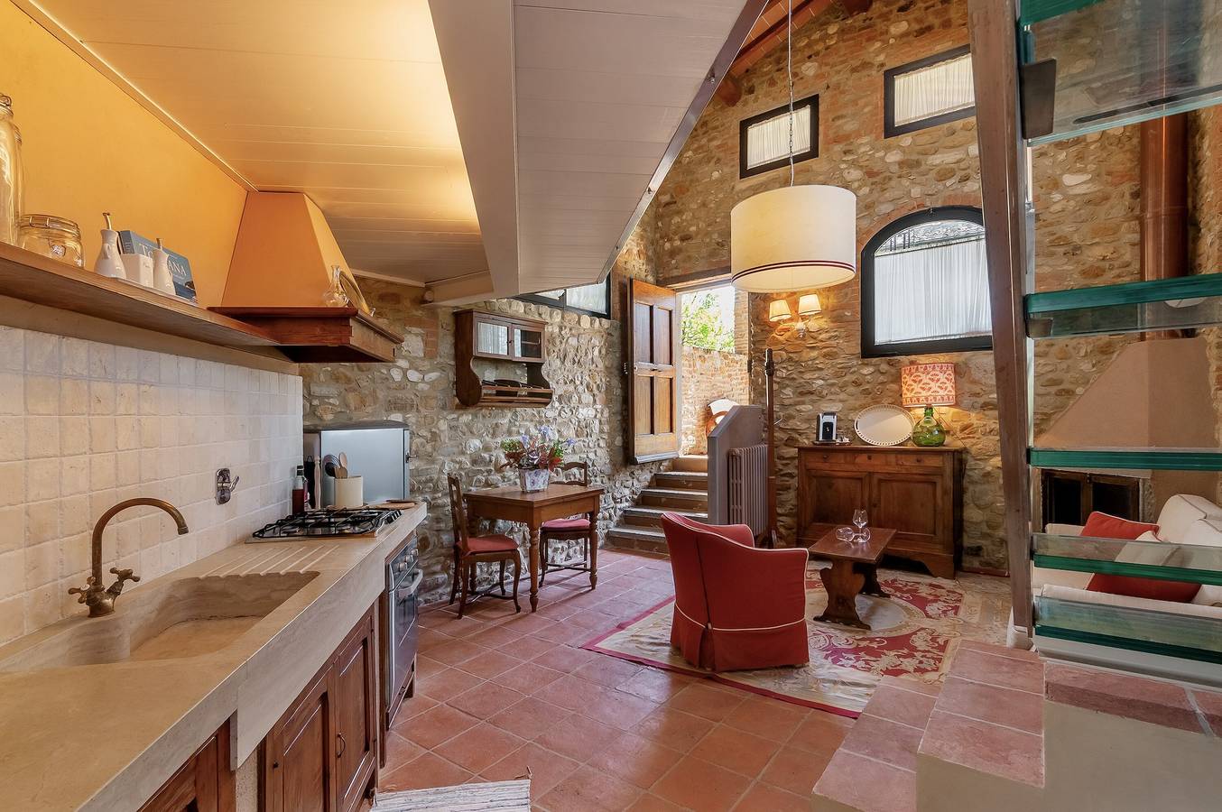 Appartamento intero, Fienile 'Cottage in Chianti' con piscina condivisa, Wi-Fi e aria condizionata in San Casciano in Val di Pesa, Chianti
