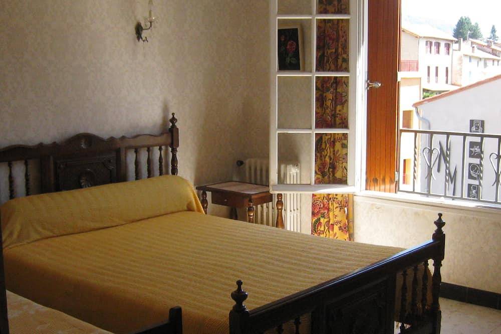 Pour randonner dans les Pyrénées Orientales Location de chambres 2 ou 3 pers. in Prats-de-Mollo-la-Preste, Région de Céret