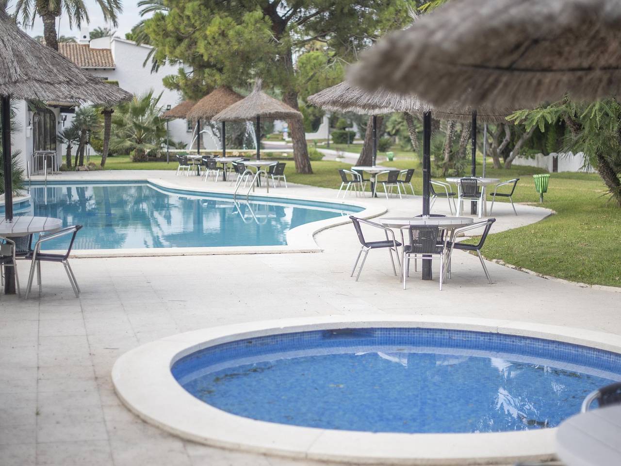 Appartement confortable avec parking, piscine et plage à 1 km in Calafell, Costa Dorada