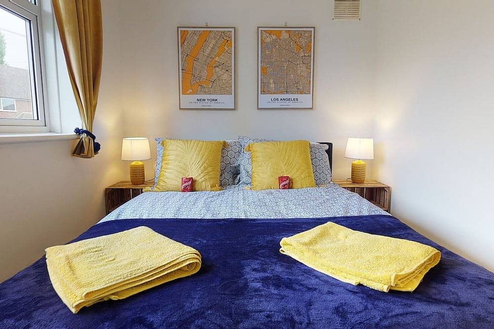 Entire apartment, Contemporary 2 Bed Apartment With Private Garden in Kent