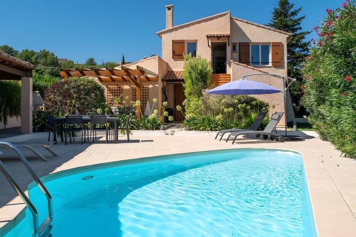 Villa Le Tiki – Privézwembad, Wi-Fi, airco, dorp op loopafstand in Flayosc, Draguignan en omgeving