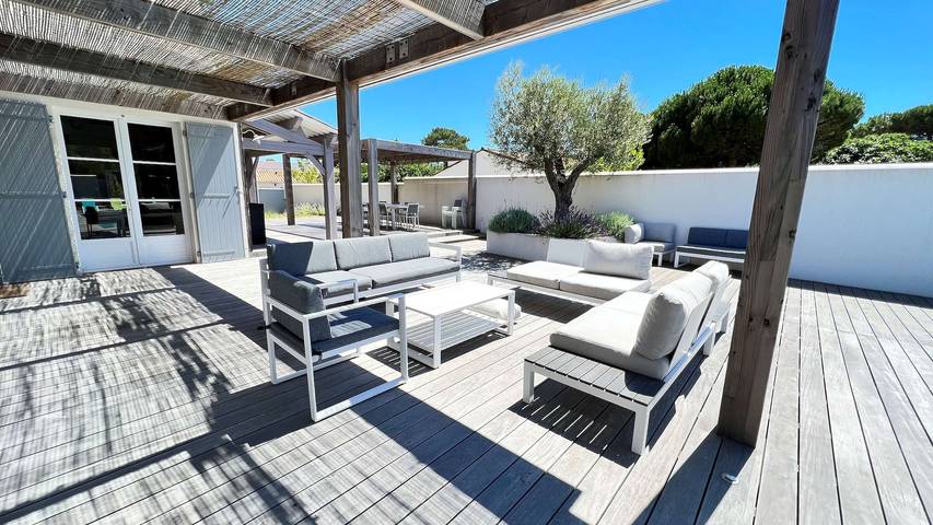 Gîte pour 10 personnes, avec piscine et jardin dans Plage des Grenettes - 4