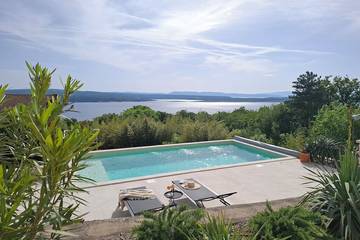 Villa für 6 Personen, mit Terrasse und Garten in Crikvenica