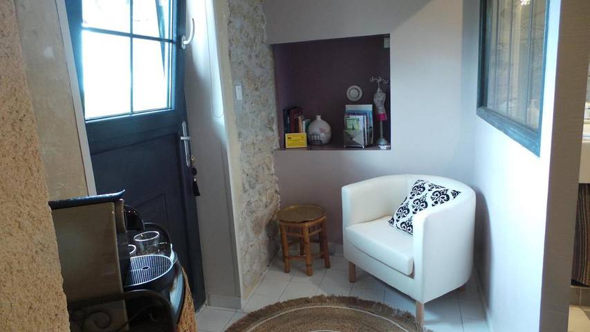 Location de vacances pour 2 personnes, avec vue ainsi que balcon et jardin, adapté aux familles à Monprimblanc - 3